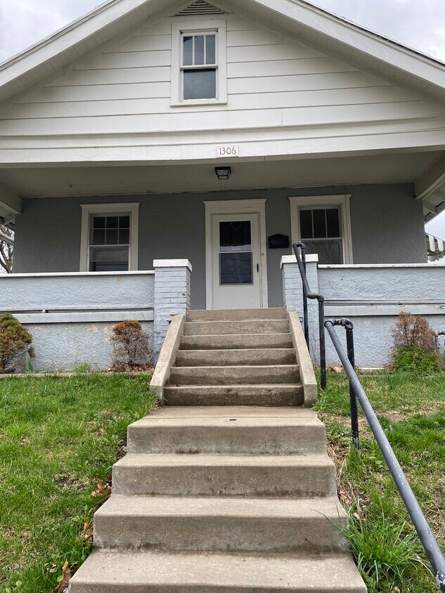 Primary Photo - 1306 Sycamore St