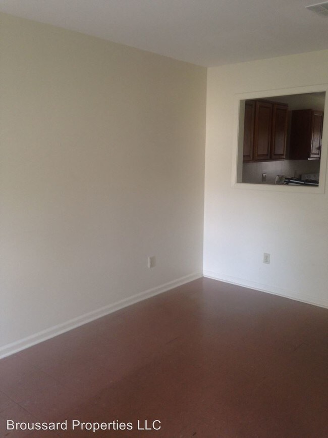 Building Photo - 113 Cantal Dr