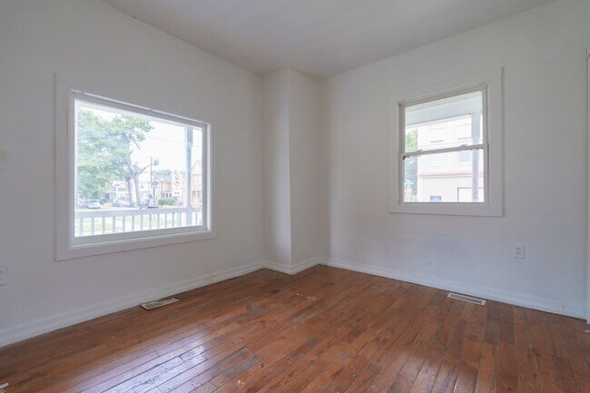 Foto del edificio - MOVE IN READY 4 Bedroom in Suffolk!