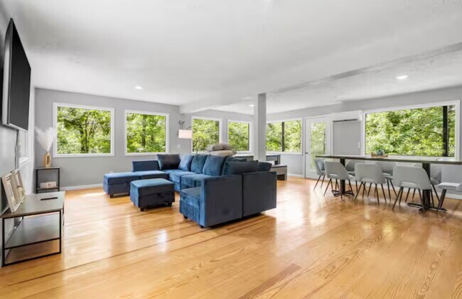 Foto del edificio - 64 Daybreak Ln