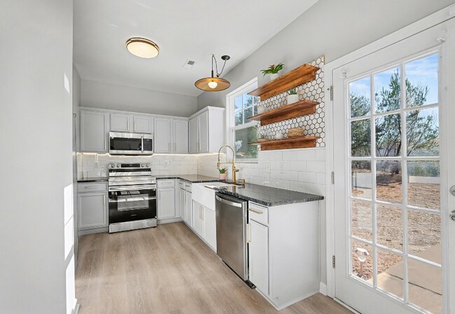 Building Photo - 6 Hillrise Ct