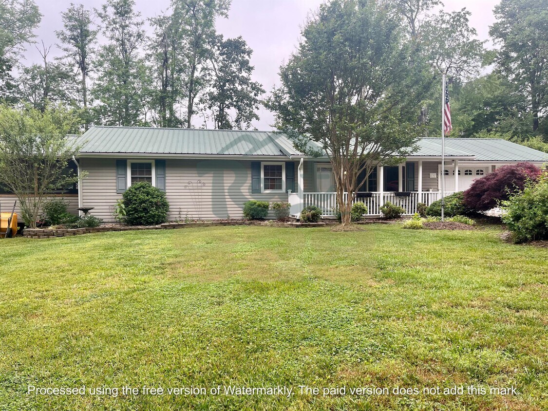 232 Cedar Creek Dr, Hendersonville, NC 28792 House Rental in