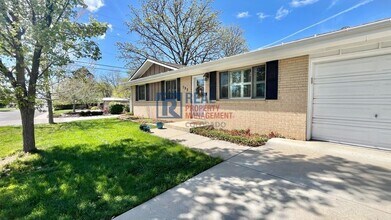 Building Photo - 793 W Longview Ave
