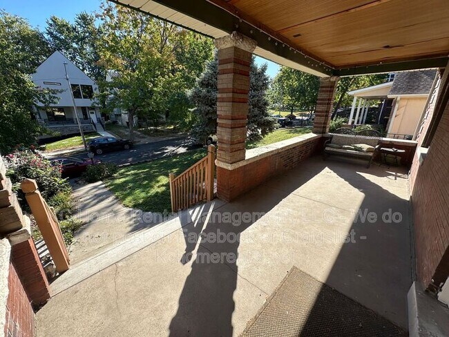 Building Photo - 2826 Harrison St