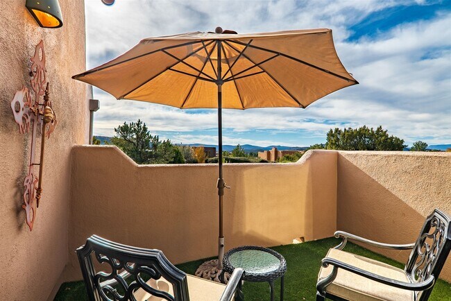 Foto del edificio - 2450 Mule Deer Rd