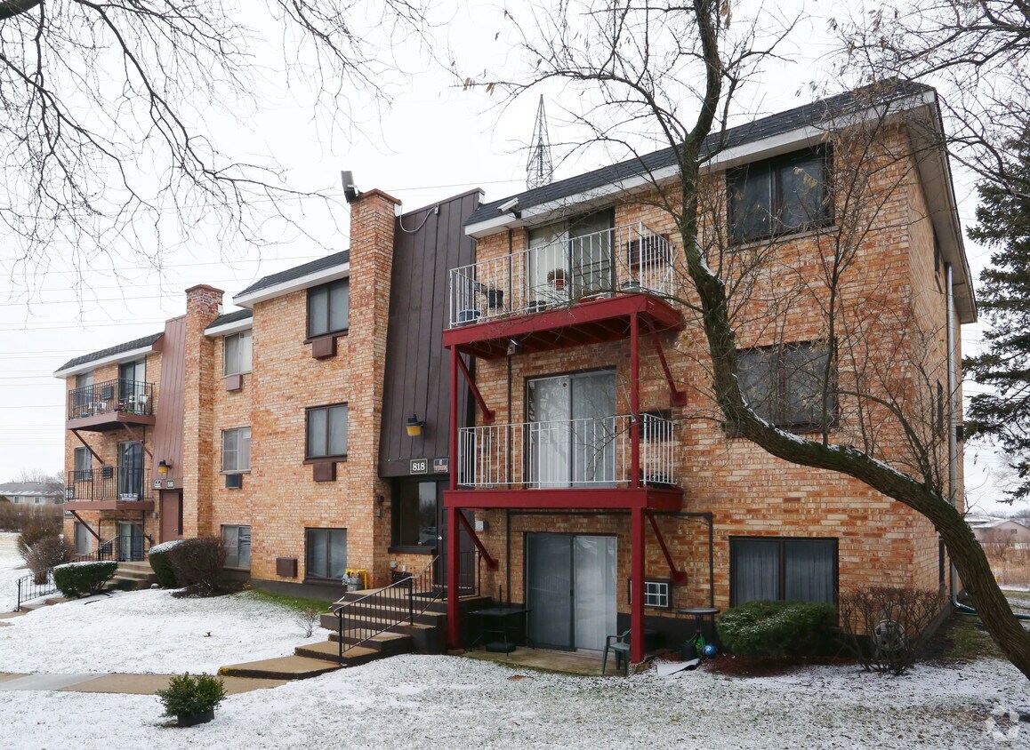 816818 W College Blvd, Addison, IL 60101 Apartments in Addison, IL