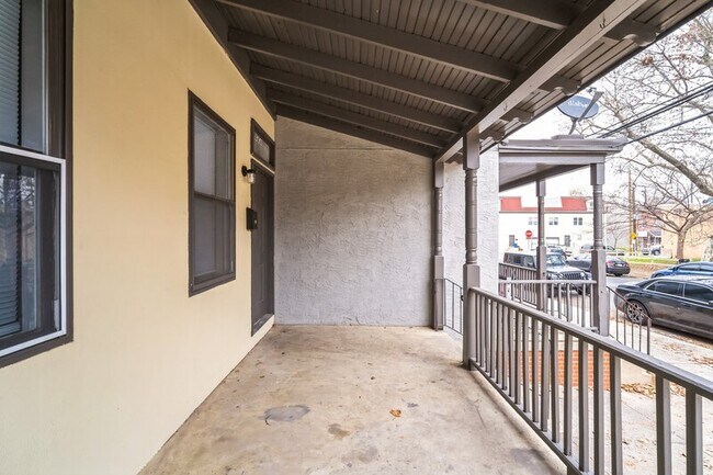 Building Photo - 886 N 42nd St