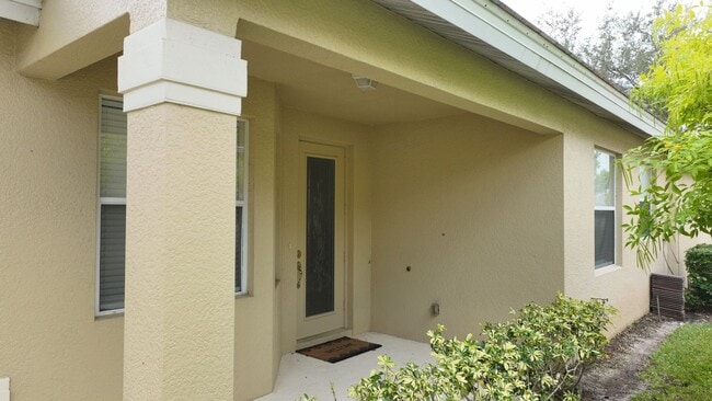 Foto del edificio - 2 Bedroom with Den and Garage. Over !800 Sq. Ft under air