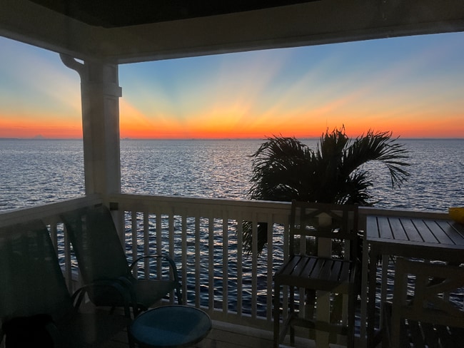 Building Photo - 5200 Coquina Key Dr SE