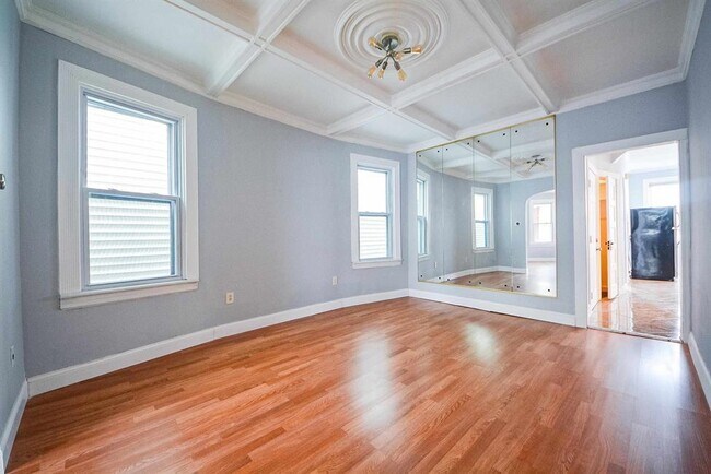 Building Photo - 133 W 28th St