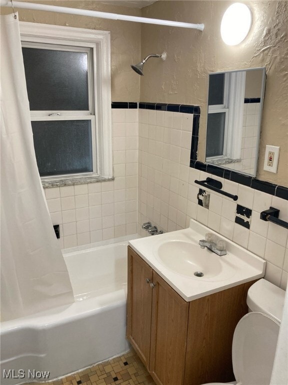 1875 Forest Hills Blvd Cleveland, OH 44112 – photo 4