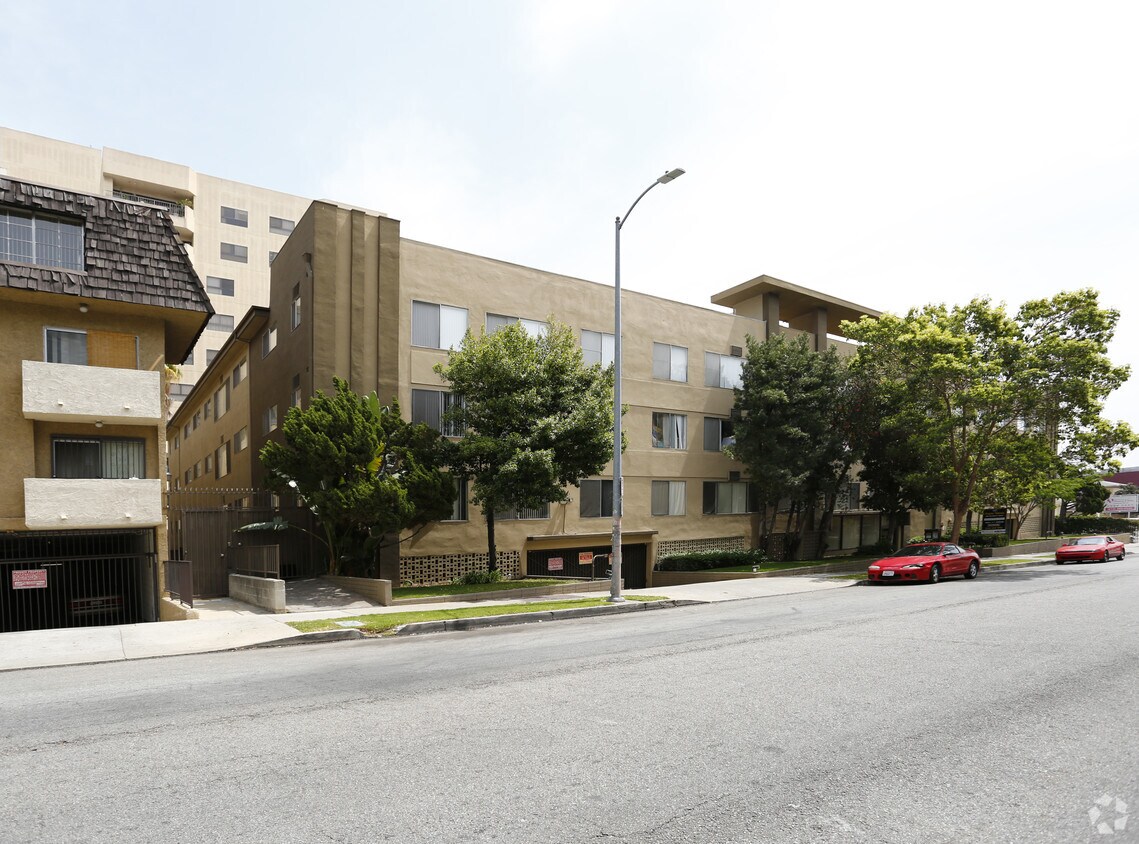 Kingsley Diplomat Apartments Los Angeles, CA