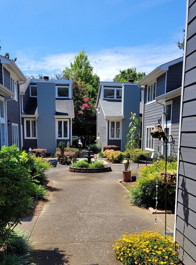 Primary Photo - The best of Virginia Highlands! 1 Bed, 1 &...