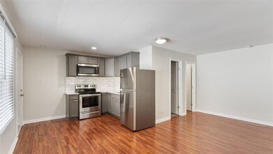 Building Photo - 1513 W 22nd St