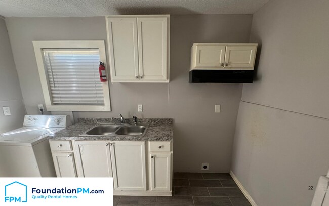 Foto del edificio - 2601 Dakar Ave