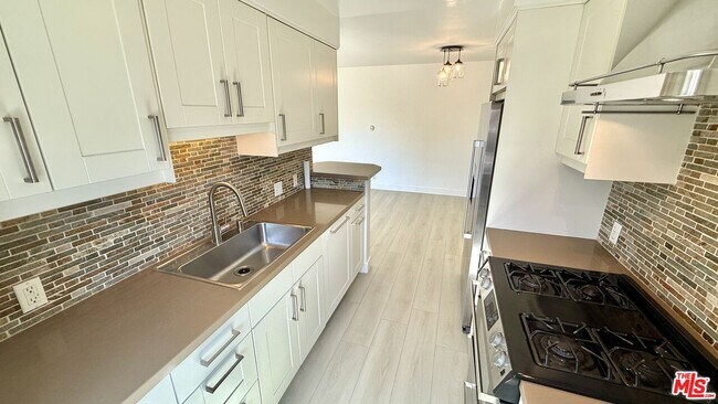 Foto del edificio - 22351 Pacific Coast Hwy