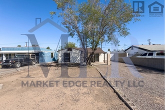 Building Photo - 2134 E Oak St