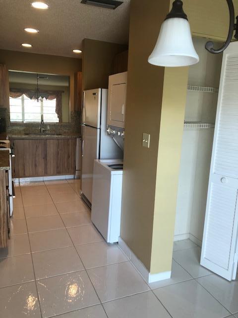 Building Photo - 5675 Queen Palm Ct
