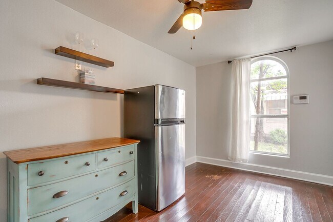 Foto del edificio - 3256 Greene Ave