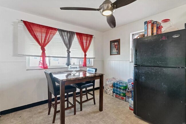 Photo - Available NOW! Beautiful/Unique 2 bed 1 ba... House