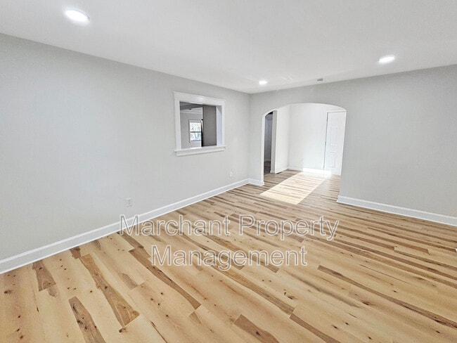 Photo - 8 E Sable Ct House