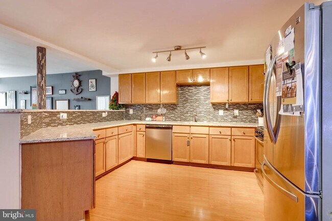 Foto del edificio - 1383 N Van Dorn St