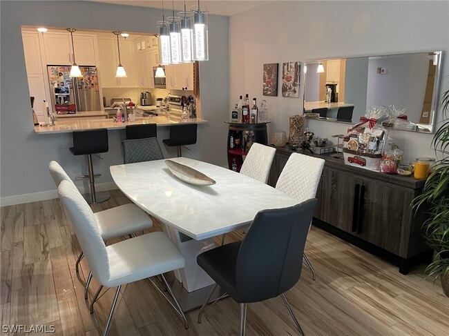 Building Photo - 9901 Sunset Cove Ln
