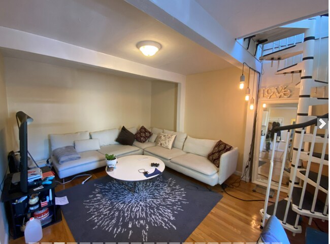 Building Photo - 255 Beacon St