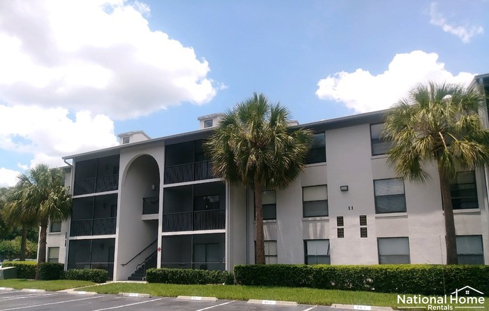 Primary Photo - 1215 S Pine Ridge Cir