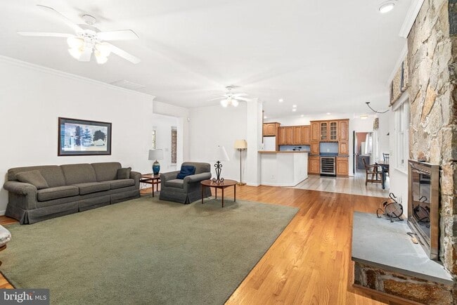 Building Photo - 10 Piper Pl