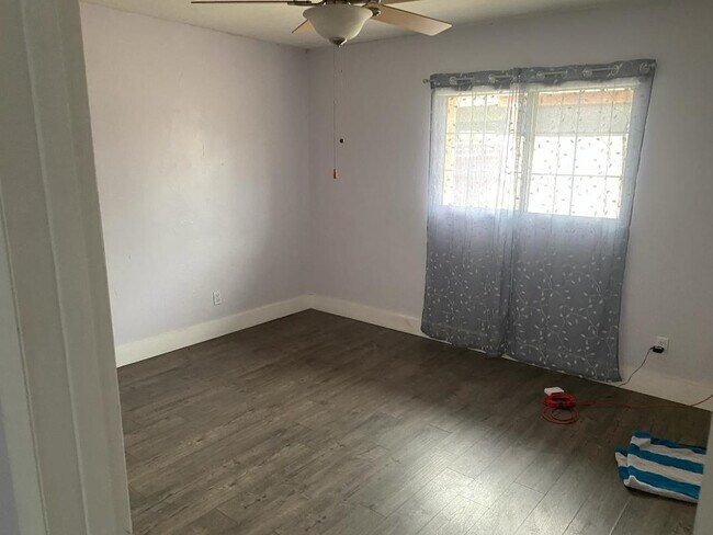 Cama 1 - 2937 E Turquoise Dr