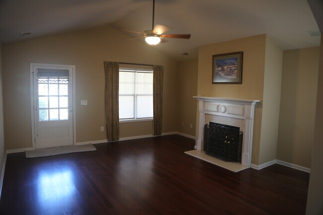 Living room - 131 Jaime Dr