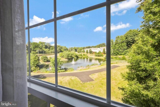 Building Photo - 5587 Governors Pond Cir
