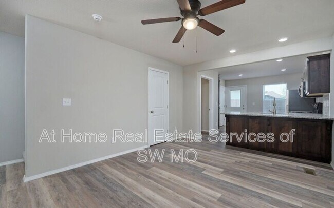 Building Photo - 606 Turner Ave