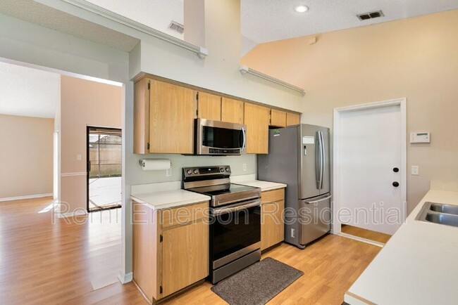 Foto del edificio - 1721 Cypress Ridge Dr