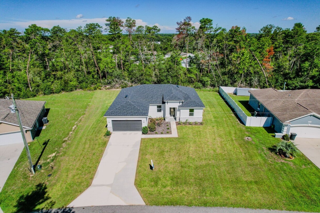 Primary Photo - 16038 SW 49th Ct Rd