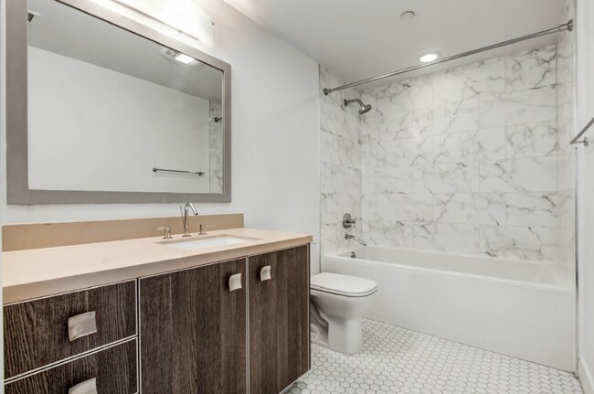 Foto del edificio - 1168 S Barrington Ave