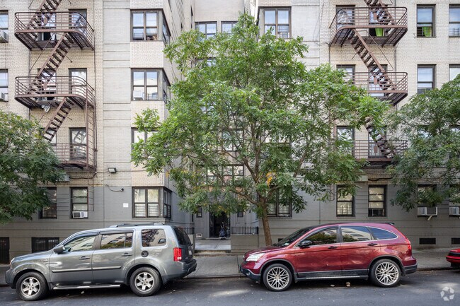 Building Photo - 610 W 174th St