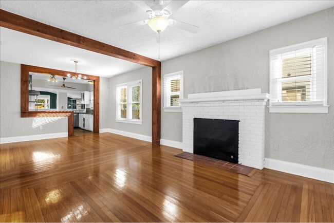 Photo - 1633 E Concord St House