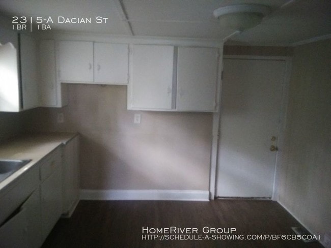 Building Photo - 2315 Dacian St
