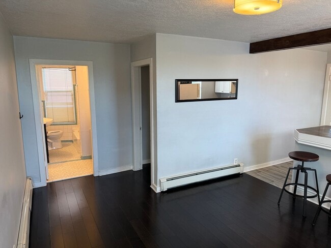 Foto del edificio - Updated 2 bed 1 bathroom in the avenues!