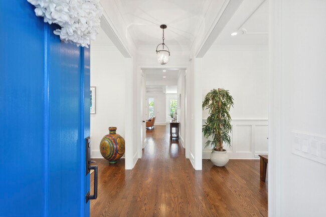Building Photo - 331 Peachtree Ave NE