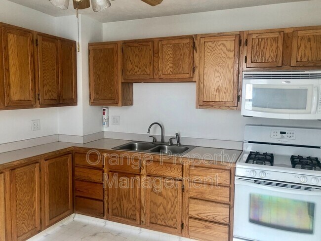 Foto del edificio - 708 Hickory St