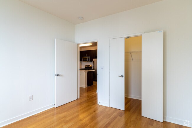 1HAB, 1BA - 650 ft² - 18 Park