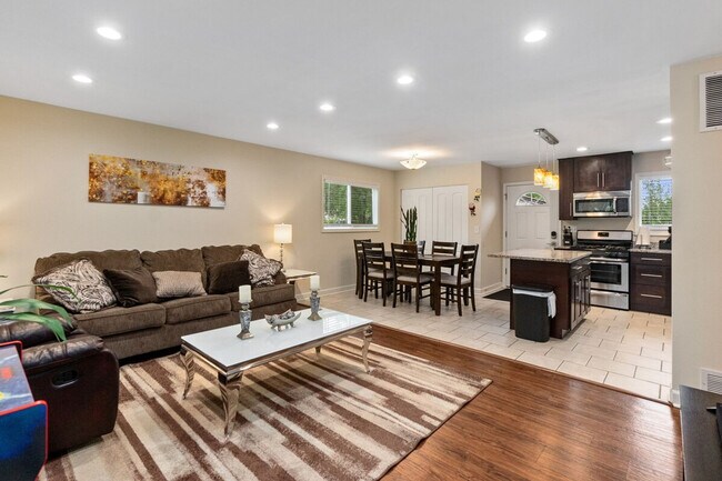 Foto del edificio - 121 King Ct