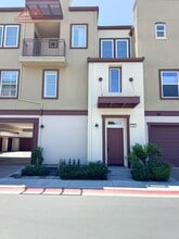 Building Photo - 326 Bautista Pl