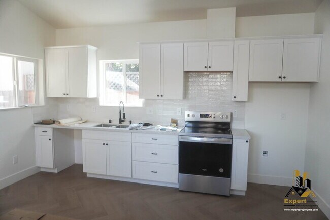 Foto del edificio - 125 B St