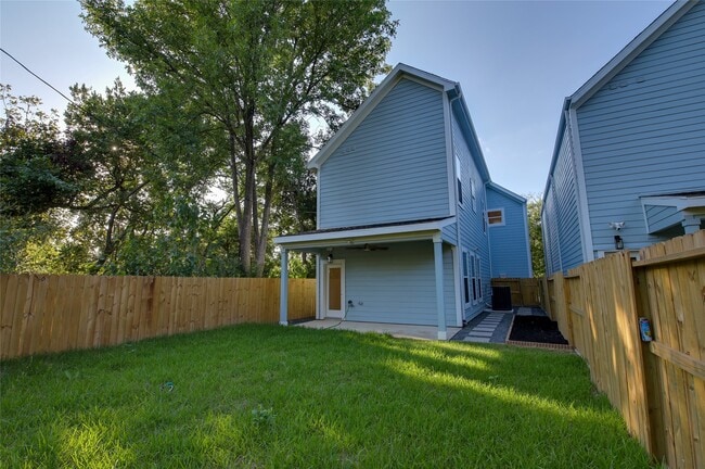 Building Photo - 957 Ringold St