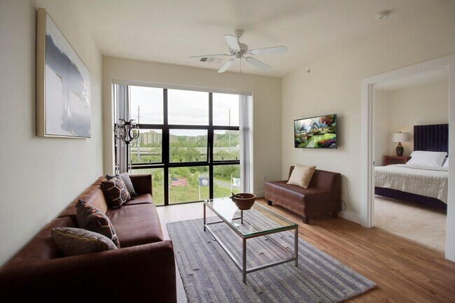 Foto del edificio - 200 S Peyton St