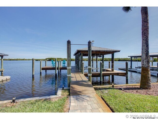 Building Photo - 5735 Riverside Dr
